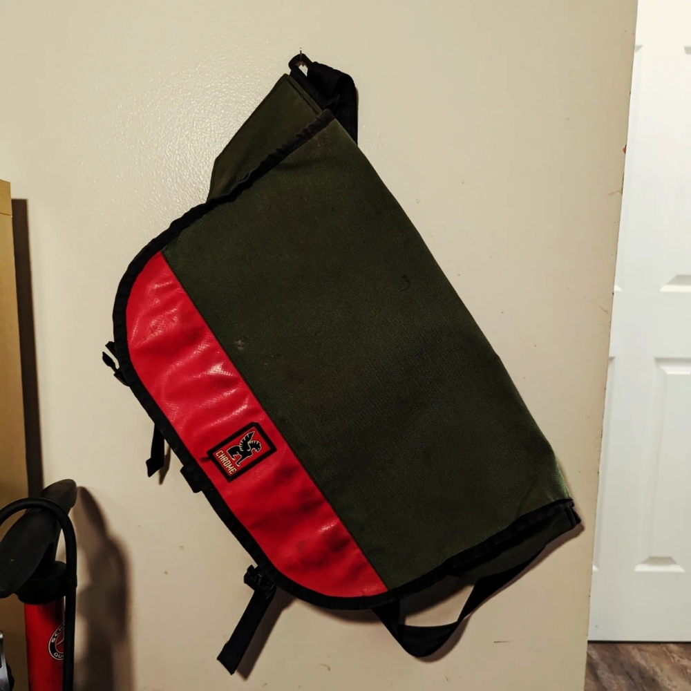 Chrome Industries basic messenger circa 2010